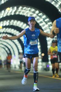 BIB: 1621, 42684
                            <button type="button" onclick="openModal(20569628)" class="btn btn-primary btn-sm float-right btn-popup" data-toggle="modal" data-target=".modal-high-quality">
                        <i class="fas fa-shopping-cart"></i> Add to Cart
                    </button>
                                            <button type="button" onclick="isThisMe(20569628, true)" class="btn btn-success btn-sm float-right btn-popup btn-isme hidden" data-toggle="tooltip" data-placement="bottom" title="นี่คือรูปของคุณใช่ไหม คลิกที่นี่เพื่อเอาเข้าอัลบั้ม">
                        <i class="fas fa-plus"></i> Add to album
                    </button>
                    <button type="button" onclick="isThisMe(20569628, false)" class="btn btn-warning btn-sm float-right btn-popup btn-isnotme hidden">
                        <i class="fas fa-ban"></i> Remove from album
                    </button>